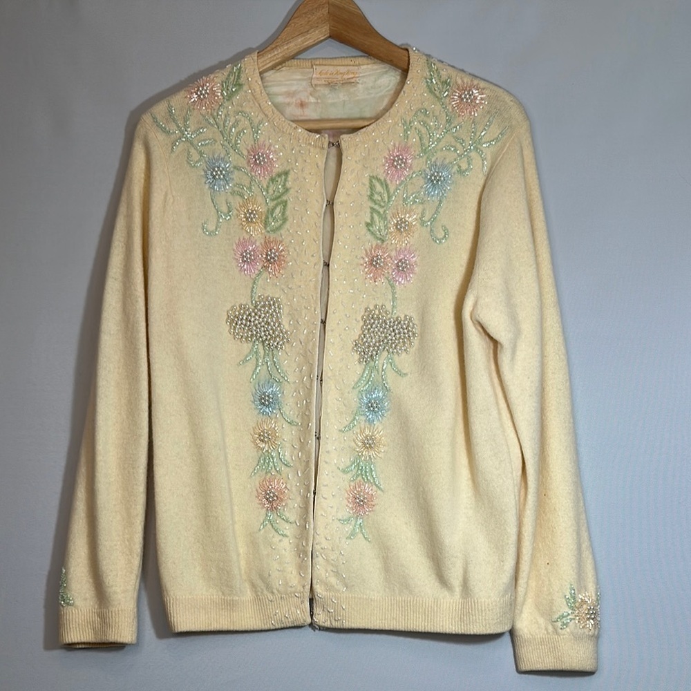 Vintage 1960’s Women’s Size L Angora Wool Beaded Floral Sweater Cardigan Lined
